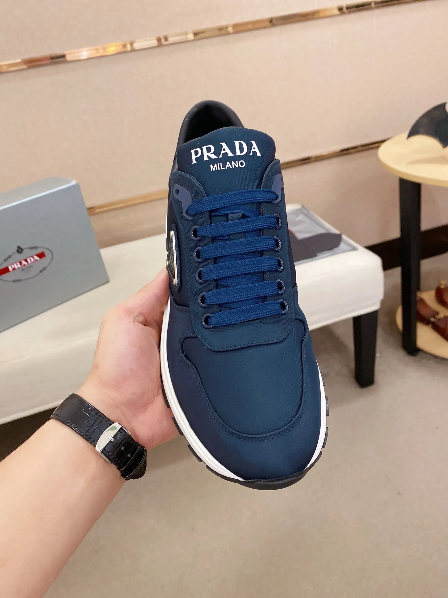 Factory price 540💰 ✔️✔️✔️High version High-quality new PRADA counters are on the market at the same time. The new men's shoes and 😘fabrics are selected from imported first-layer cowhide and are made by pure handcrafts. Lining: Full cowhide lining. 👍🏿 High-end ☄️ air-cushion molded anti-slip rubber outsole, exquisite lines, simple and elegant, comfortable and high-end for leisure travel. Code number: 38 to 44